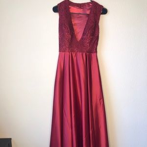 Red Elegant Prom Dress/Gown